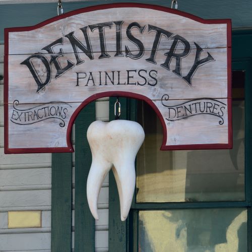 برأيك ما هو سبب فشل بعض عمليات زراعة الأسنان؟